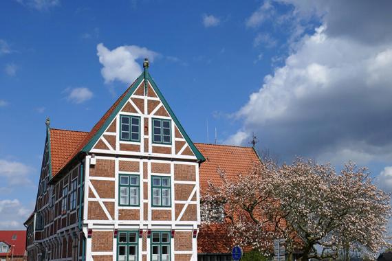 Altes Fachwerkhaus aus Ziegelstein