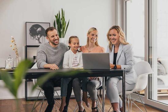 Beratungssituation mit Familie