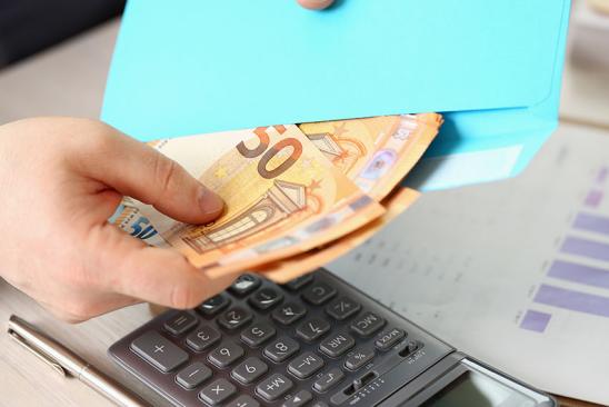 Cash- Stuffing: Euorscheine im Briefumschlag