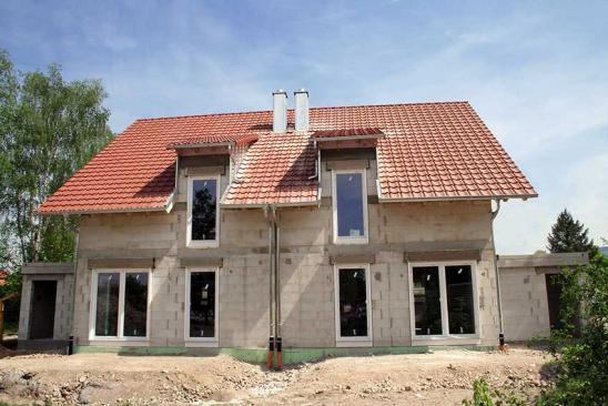 Doppelhaus bauen: Doppelhaus im Rohbau