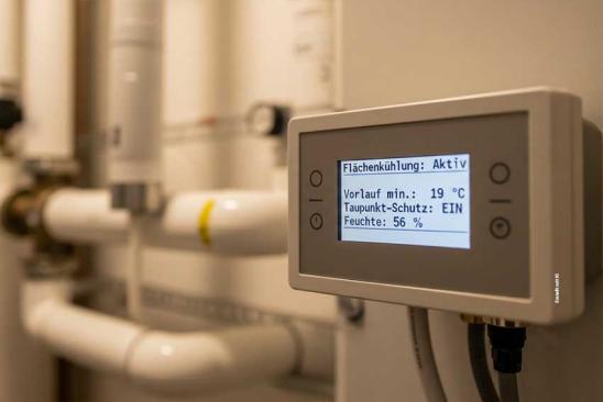 Wärmepumpe mit Kühlfunktion: Display mit Anzeige der Einstellungen zur Kühlfunktion