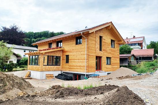 Holzhaus im Rohbau von Andrea Heil