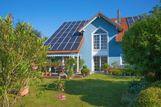 Einfamilienhaus mit PV-Solardach