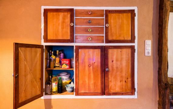 Bauernhaus renovieren - Einbauschrank in Fensterhöhlung