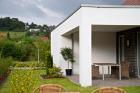 Seniorenwohnpark "Viva60" im Harz - Musterhaus-Aussenansicht mit Garten