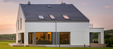 Modernes Haus auf schönem Grundstück