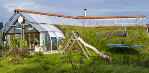 Bio-Solarhaus: Haus mit Wintergarten am Südende