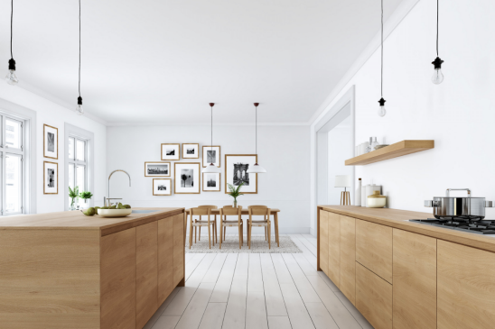 Moderne, offene Küche in weiß und braun 