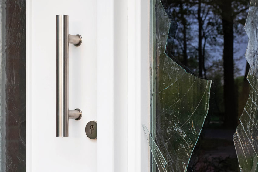 Einbruchschutz: Fenster und Haustüren richtig sichern