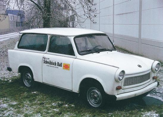 Als erste westdeutsche Bausparkasse nimmt Schwäbisch Hall nach dem Fall der Mauer seine Geschäfte in den fünf neuen Bundesländern auf.