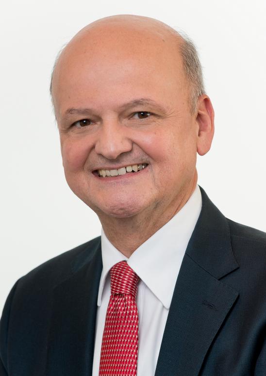 Vorstandsmitglied Jürgen Gießler Vorstandsmitglied Jürgen Gießler, zuständig für: Controlling / Beteiligungsmanagement, Finanz- und Risikocontrolling, Kollektivmanagement / Aktuariat, Rechnungswesen, Recht und Compliance