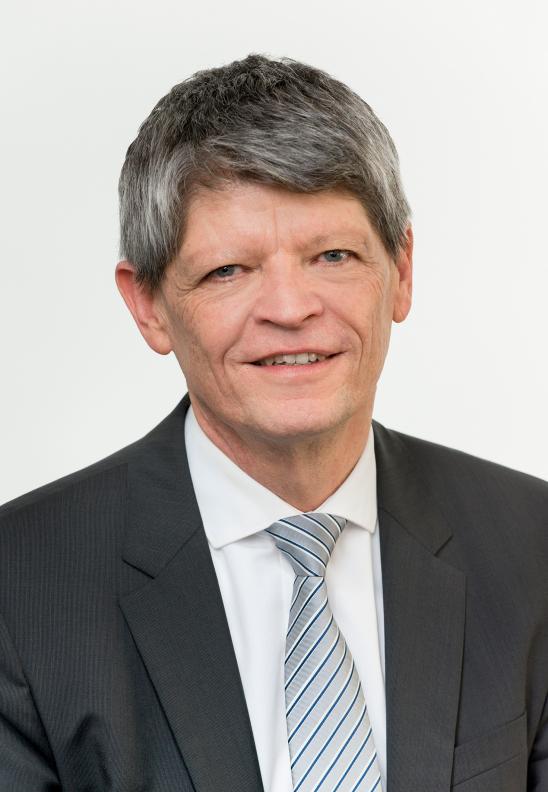 Vorstandsvorsitzender Reinhard Klein Vorstandsvorsitzender Reinhard Klein, zuständig für: Unternehmensstrategie, Vorstandsstab, Kommunikation, Personal, Interne Revision, Marketing, Auslandsmärkte
