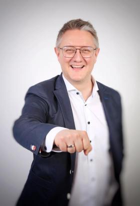 Thomas Adam: Baufinanzierung & Bausparen in