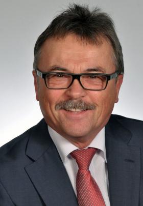 Wolfgang Binder: Baufinanzierung & Bausparen in Esslingen