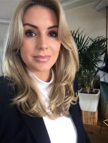 Caroline Buchner 0152 / 22684765 Passau