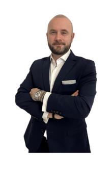 Christopher Brunnacker 01522 / 2684345 Frankfurt am Main