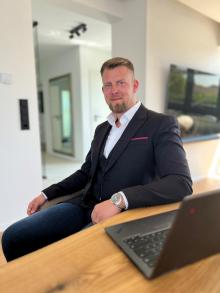 Fabian Nölle 01522 / 2683612