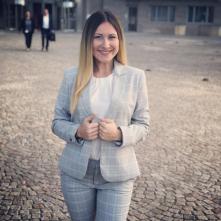 Ilona Holstein 01522 / 2685567 Bad Homburg