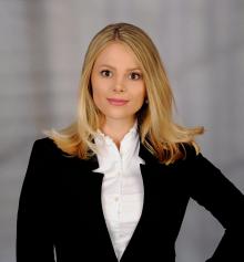 Jennifer Throner 01522 / 2683937 Karben