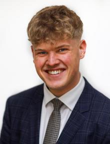 Lukas Edelmann 01522 / 2686191 Regensburg