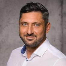 Richard Heinrich 01522 / 2684995 Neukirchen 