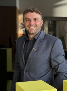 Robin Graser 01522 / 2684356 Straubing 