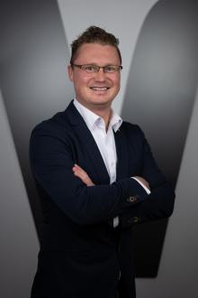 Stefan Winnerl 01522 / 2686585 Bogen