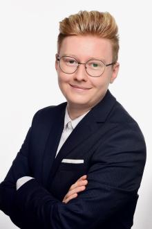 Tom Riesing 01522 / 2685646 Meerane 