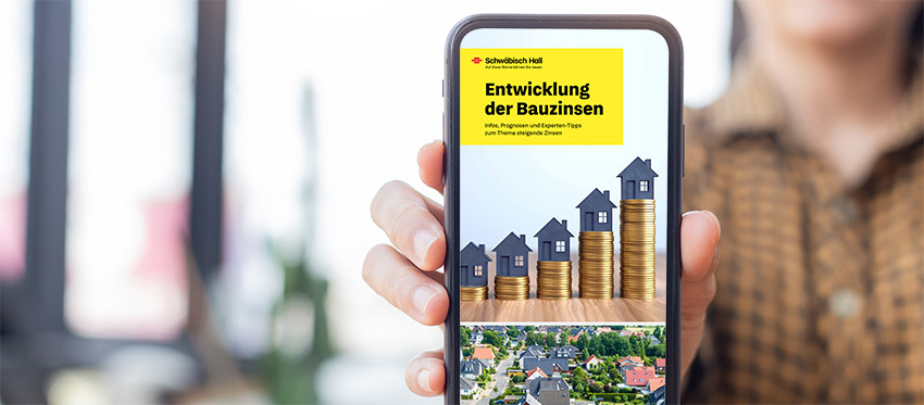 Titelbild des Leitfadens im von einer Hand gehaltenen Mobiltelefons